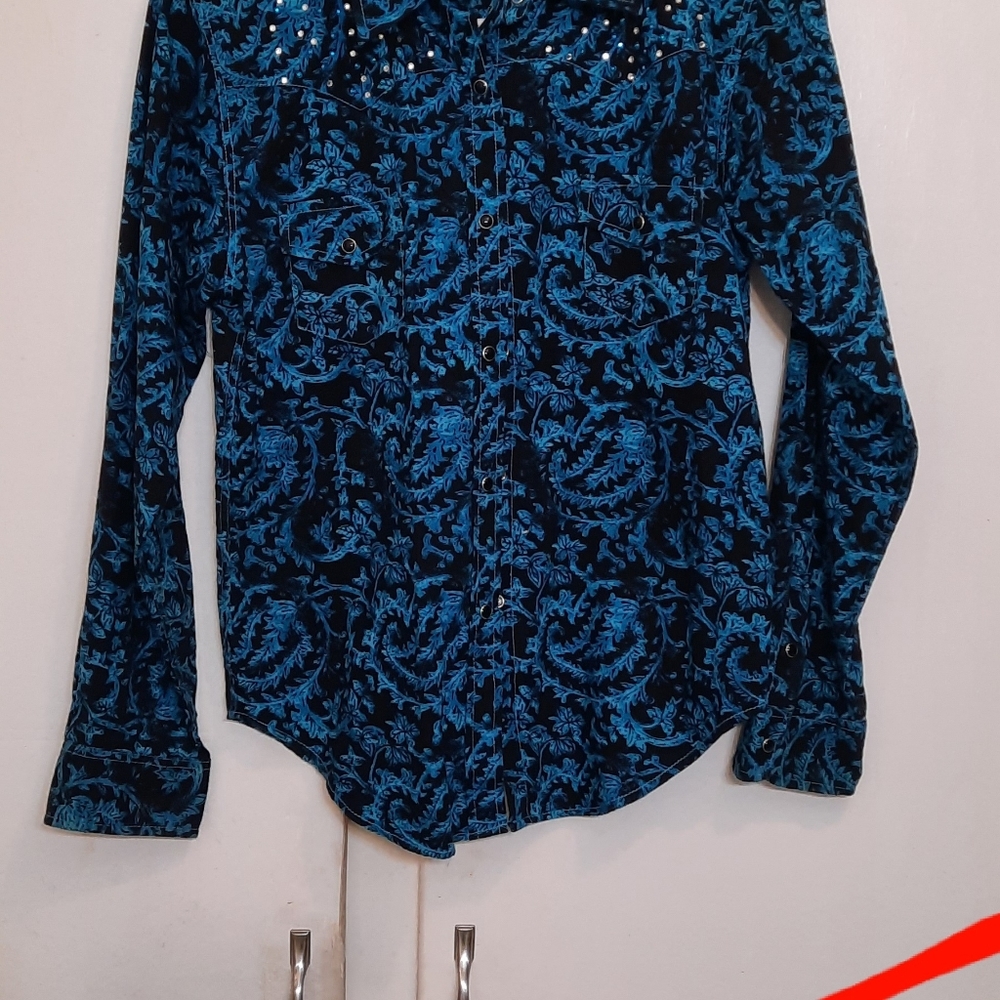 Clothes - Picture 4 of 16